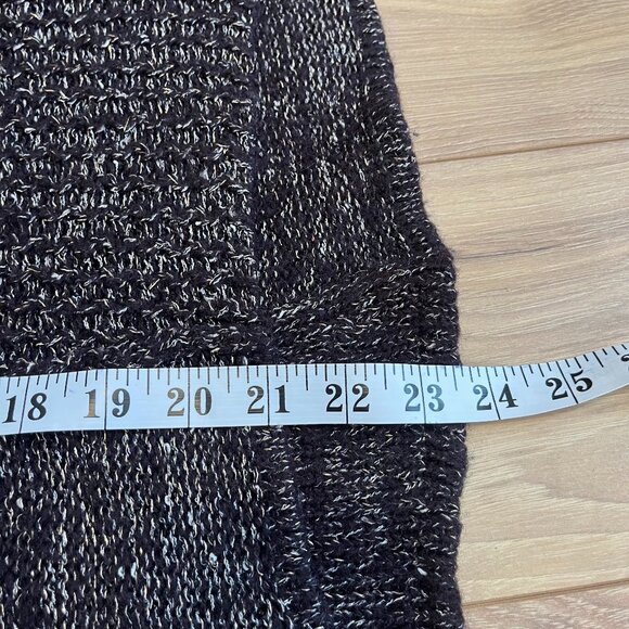 RW&CO Knit V Neck Sweater- Size US M - Picture 10 of 16